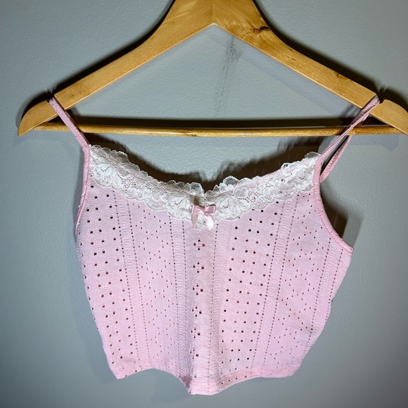 bundle of lacy tanks - Picture 2 of 4